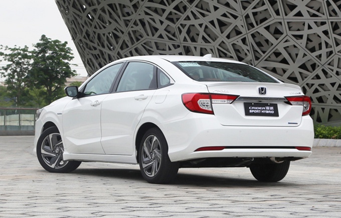 本田凌派混动上市，13.98万起！空间大、油耗低，最后短板也没了