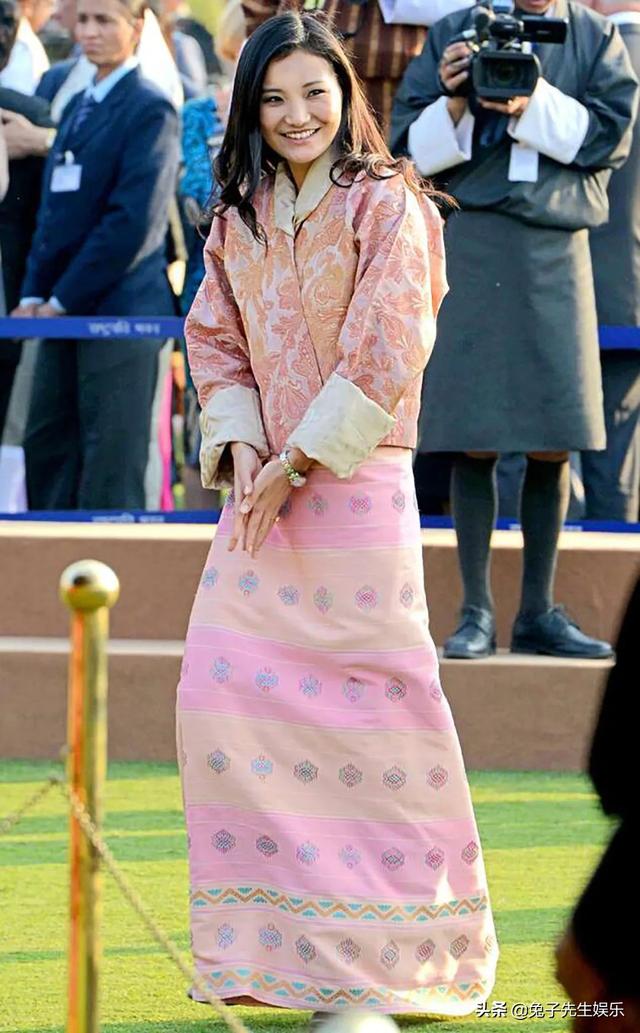 不丹王后佩玛7岁照片图片