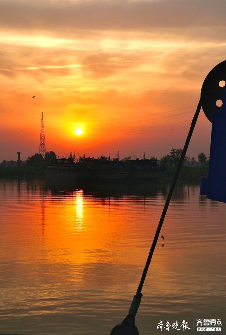 微山湖轮渡码头看日出,美美哒