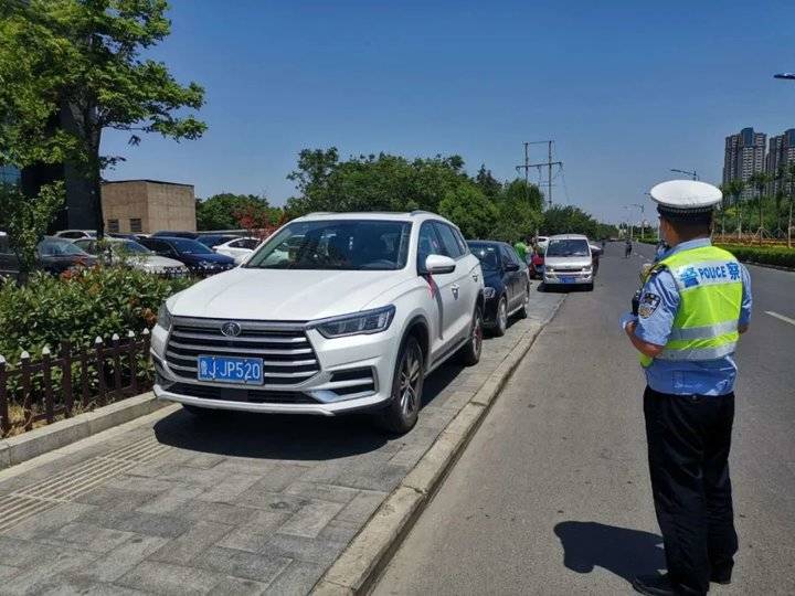 违法日期:2020年5月22日违法地点:金牛山大街信业商厦北路段车号:鲁jj