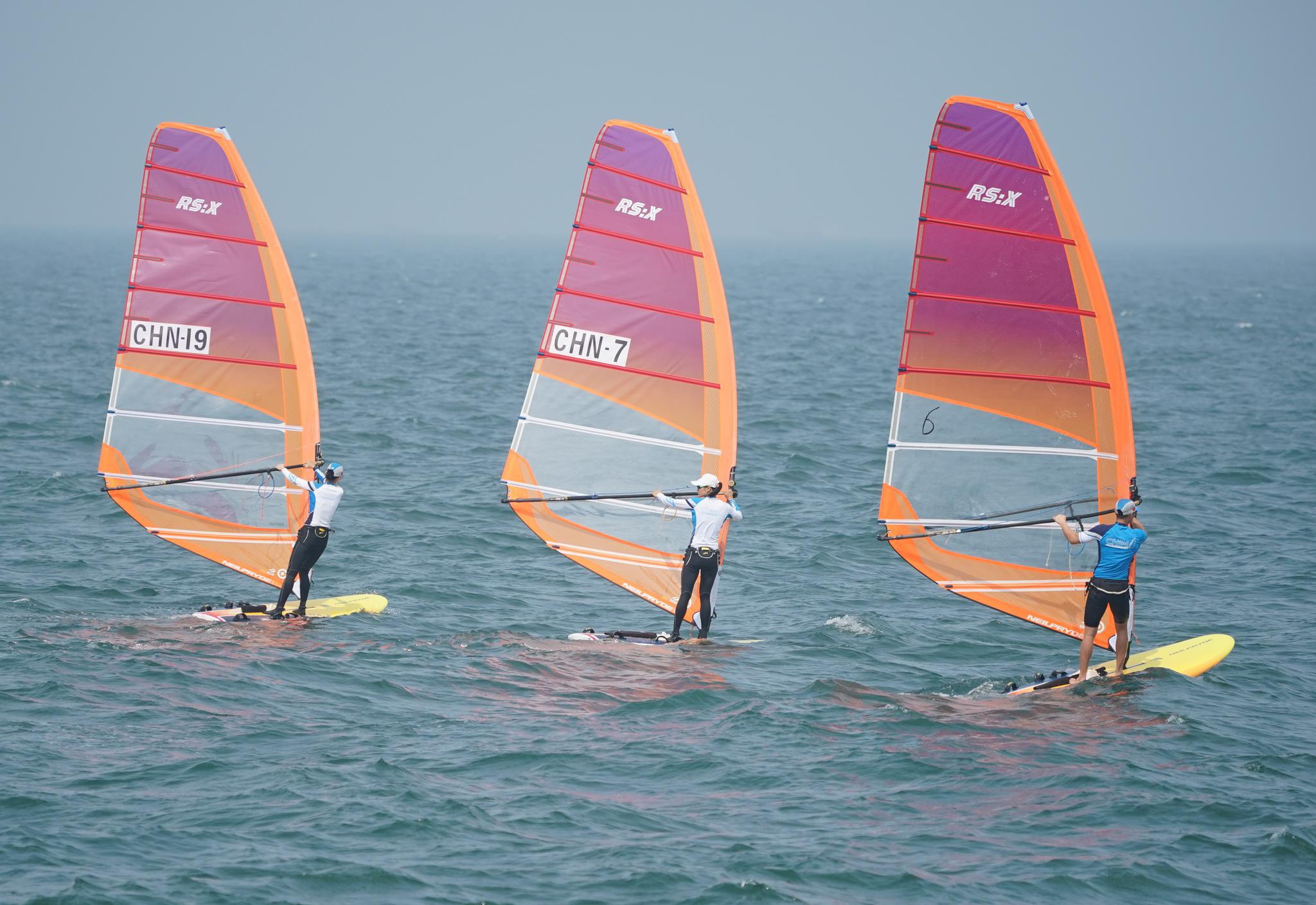 新华社记者 杨世尧 摄↑6月12日,国家帆船帆板队男子帆板运动员毕焜在