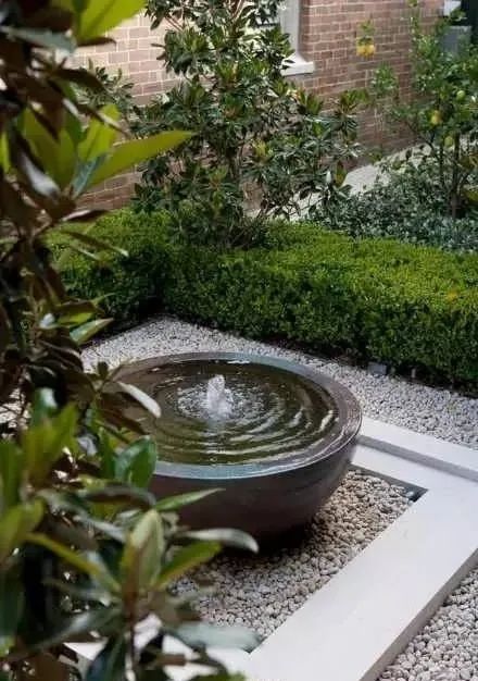 图片欣赏 | 超简单的水景,瞬间让花园充满灵性