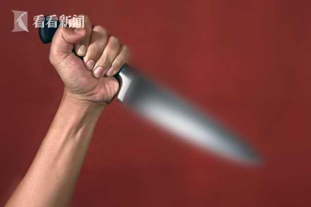 印度女子刀捅6岁儿子后跳楼 只因他"更爱祖母"网友:妒心害命|菜刀