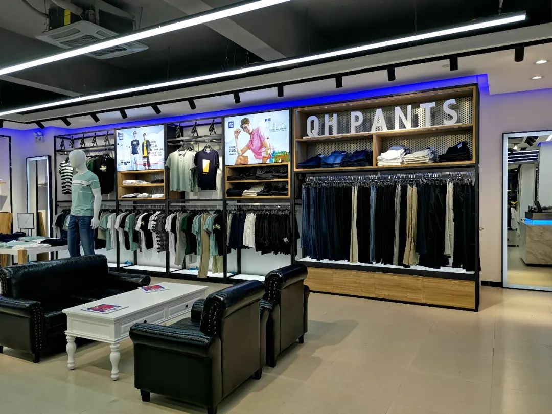 "群豪旗舰店"13533988545占陇店:占陇镇麒麟路口新客运站"群豪专卖店