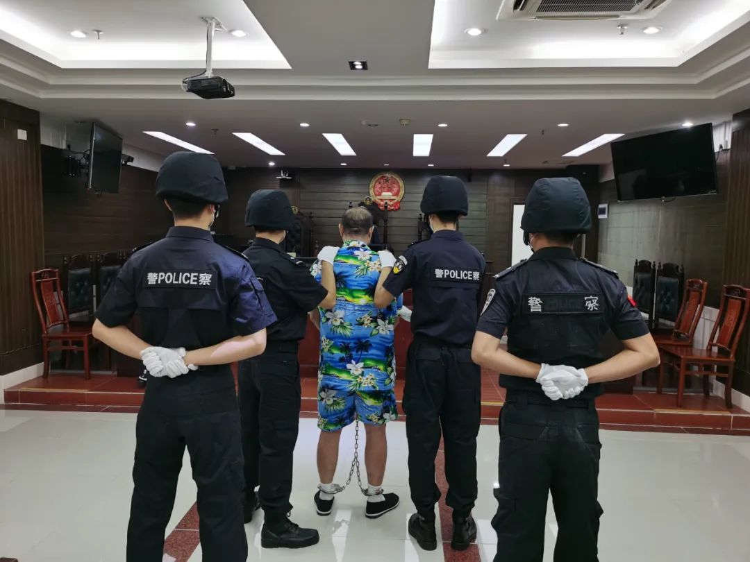 三亚公共场所故意杀人两罪犯被执行死刑
