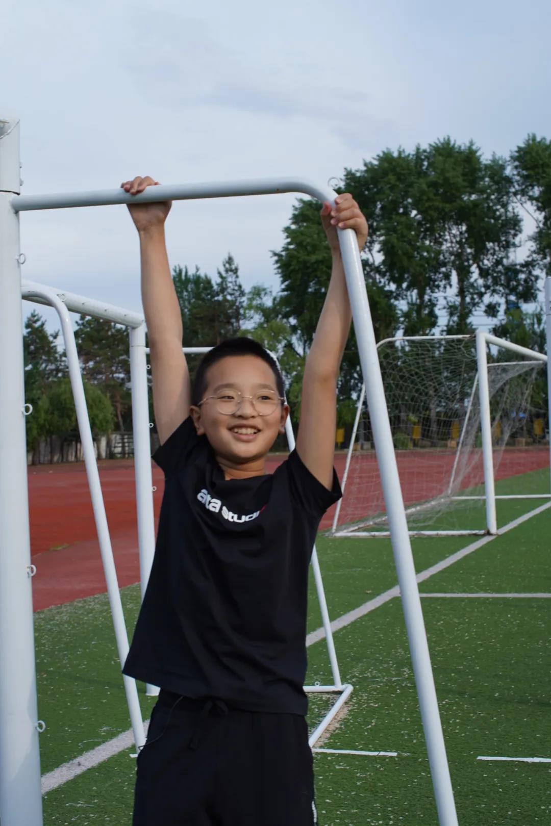  6月6日，钟美美在学校操场。图片来源：我们视频