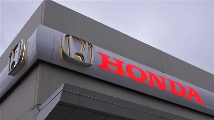 本田成为5月份在华地区唯一出现下滑的日系品牌,两大渠道累计售出124