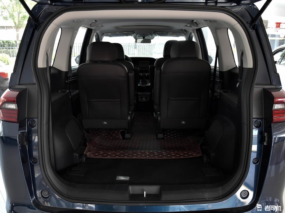 为多口之家出行而生 小哥带你看广汽传祺gm6