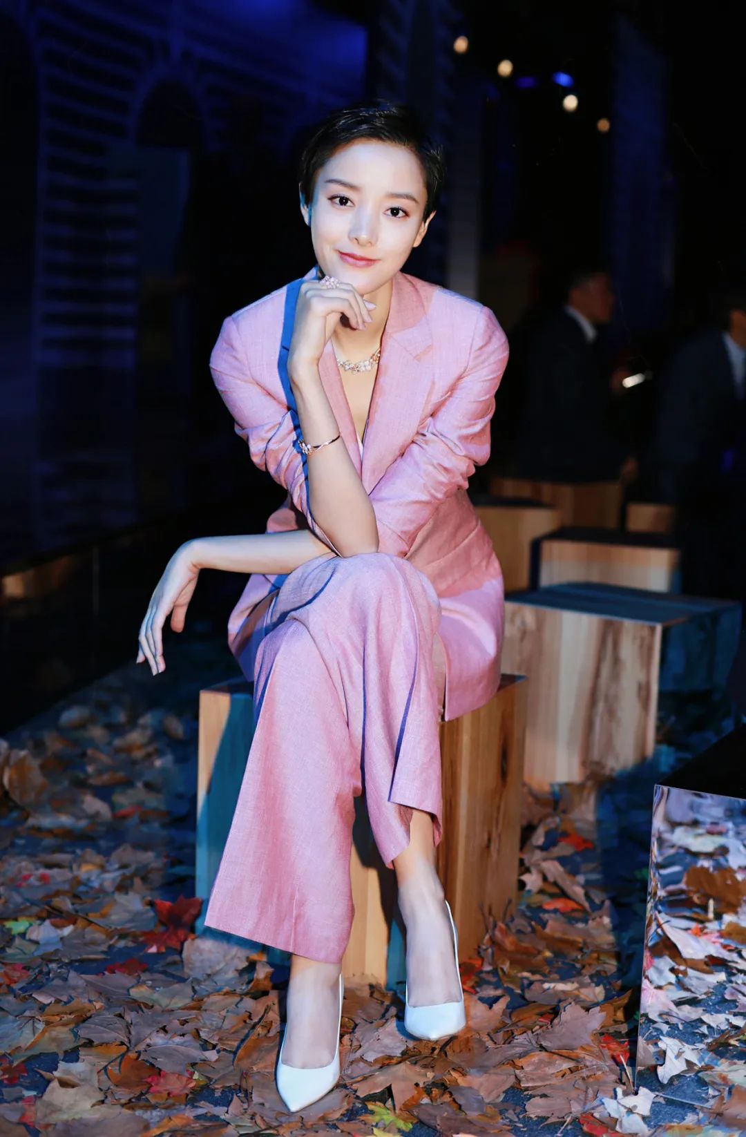 福布斯生活初代中国超模裴蓓生活充满惊喜未知令人期待