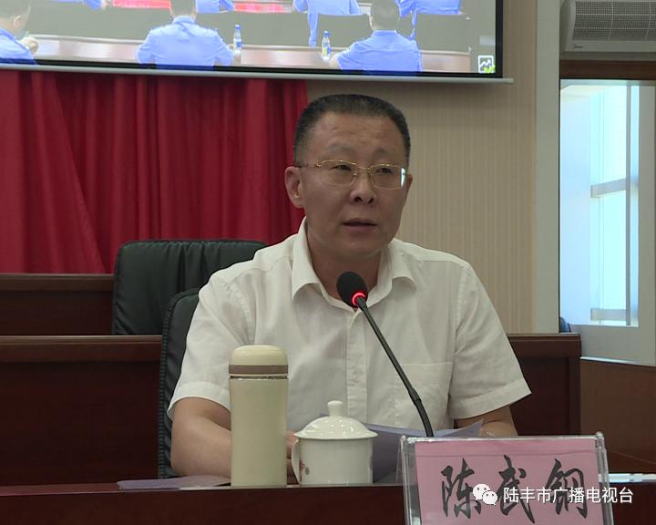 正文   市政府副市长,公安局长林奕志对"一村(社区)一警"工作进行了