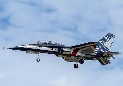 台湾xat-5"勇鹰"首飞成功,是"经国"号战斗机的改进版吗?
