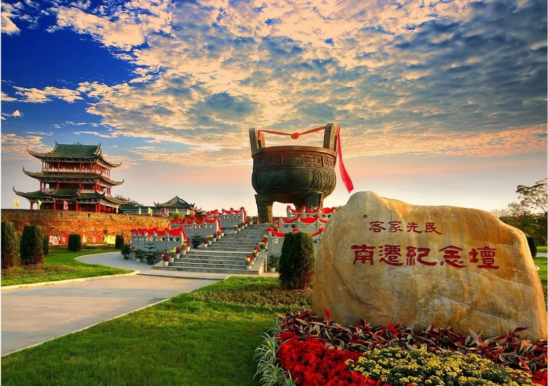 赣州 "客家情" :客家精品旅游线路线路特色:漫游江南宋城,品味宋城