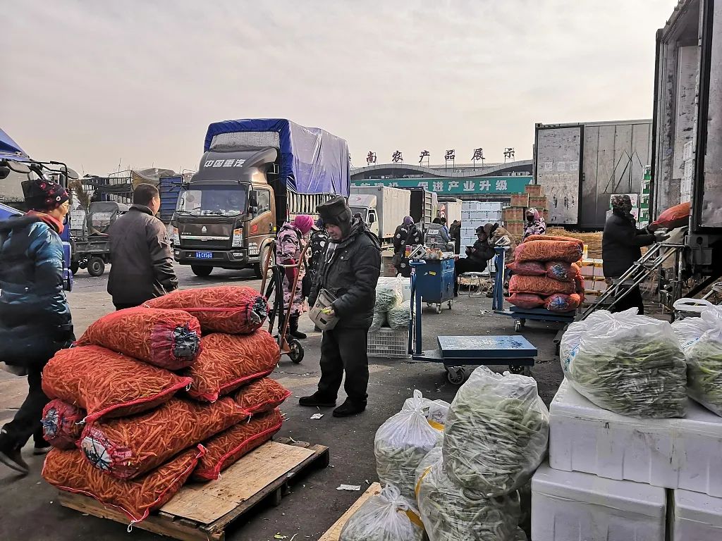 节前探访新发地 肉菜供应充足、价格平稳|猪肉|北京市|菜_新浪新闻