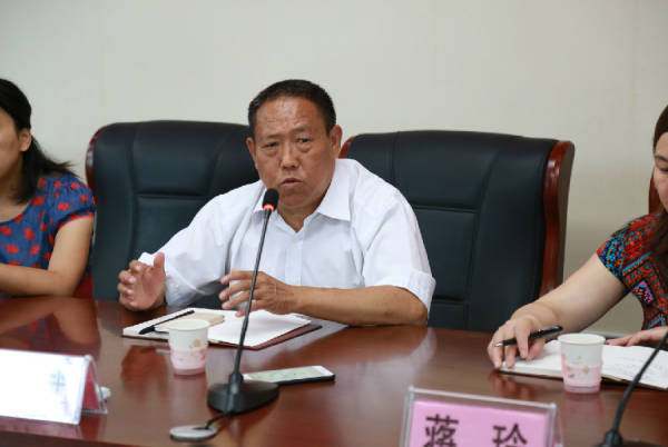 全国人大代表,四川省大竹县庙坝镇长乐村党总支书记 杨帮武我是一名