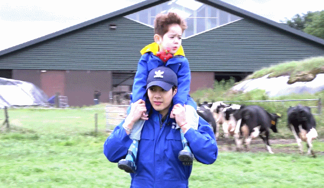 还记得《放开我北鼻3》里的jackson吗?他现在长这样