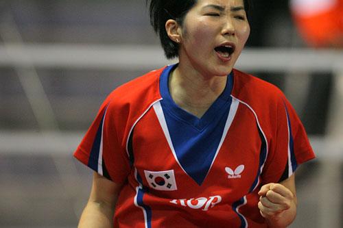 的祖国",此事一经报道瞬间引发轩然大波,有人认为她是"小山智丽第二"