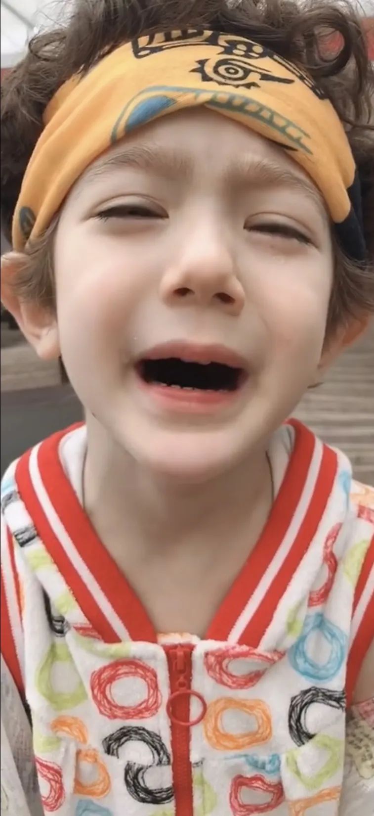 还记得《放开我北鼻3》里的jackson吗?他现在长这样