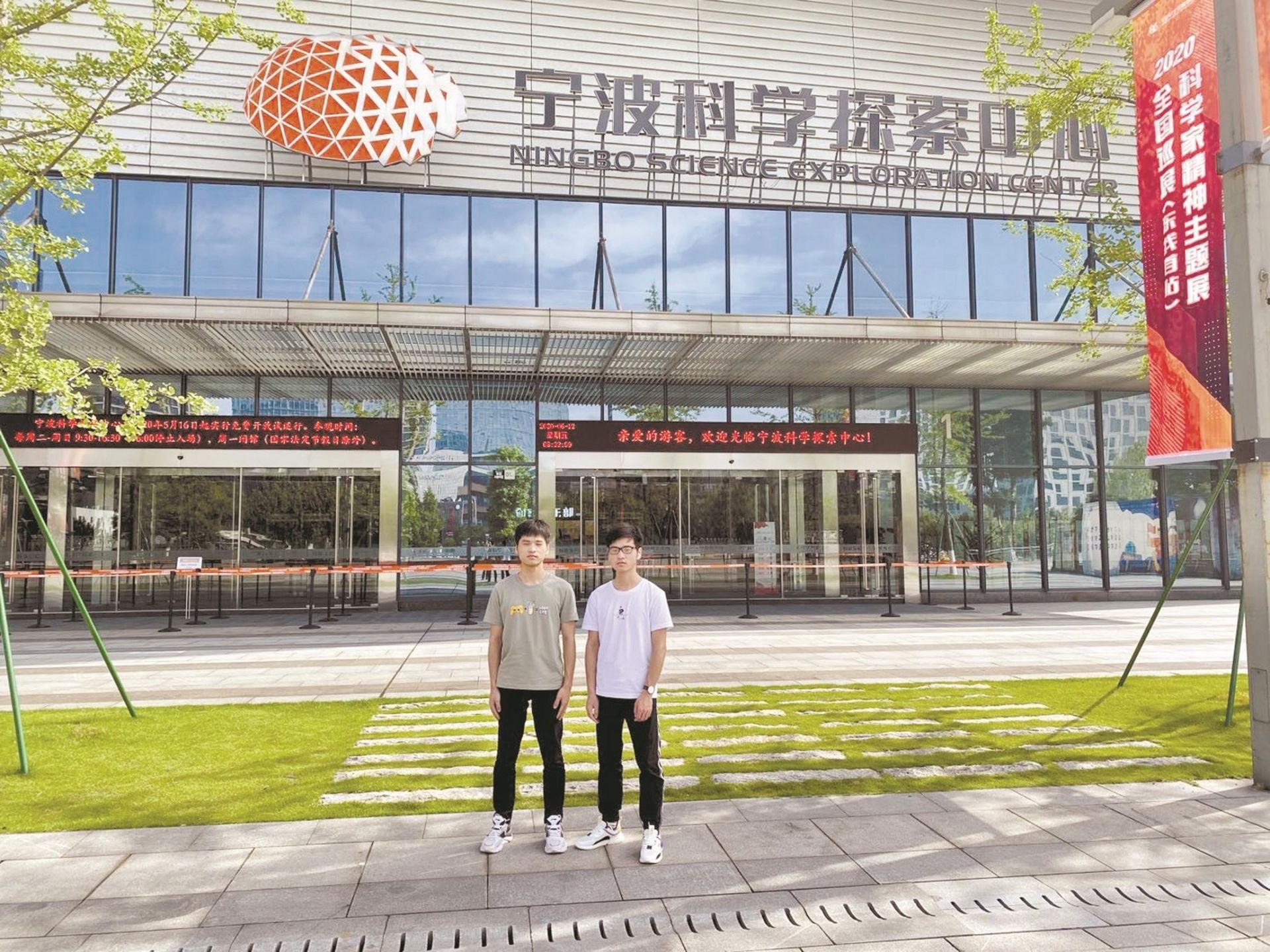 考研同分考上同所大学同专业  90后双胞胎再当三年同学休闲区蓝鸢梦想 - Www.slyday.coM