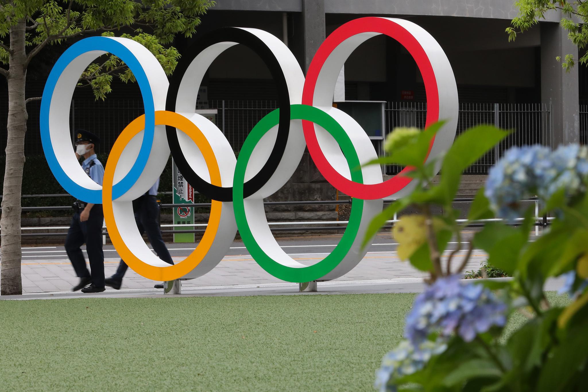 图为在日本东京拍摄的奥运五环标志.新华社记者杜潇逸摄