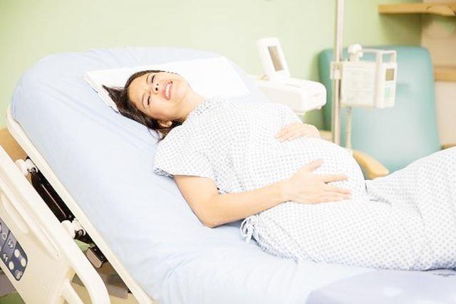 孕妈怀孕到底有多辛苦?子宫足足被撑大1000倍,看完后心疼女人