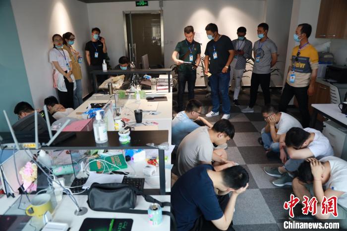 盐城警方侦破一起特大网络交友诈骗案 涉案女主播五千余人