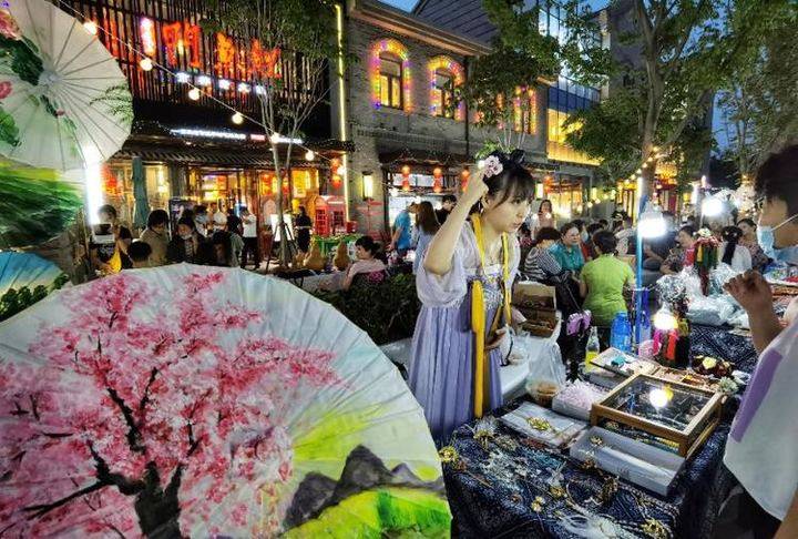 越变越时尚,越夜越美丽,小南湖夜市搬家啦!