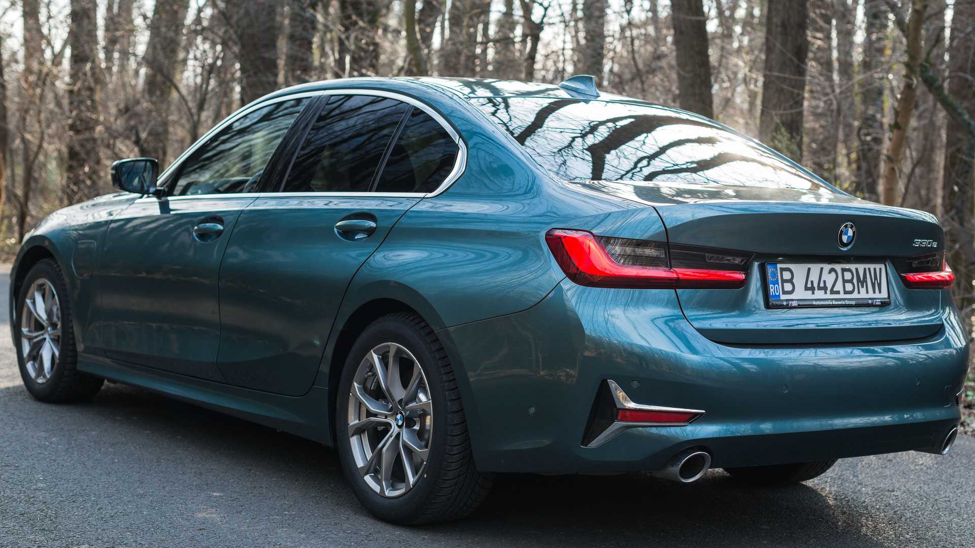 新宝马3系phev官图发布 纯电续航100公里