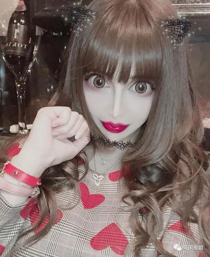 日本蛇精脸网红整形上瘾变外星人