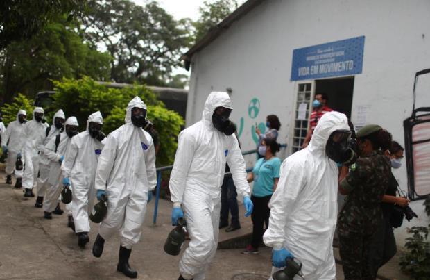 巴西单日新增3.4万,成全球第2个确诊数超90万国家|新冠肺炎_新浪新闻