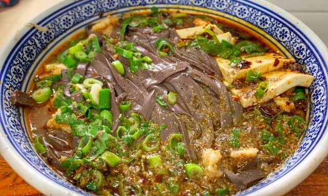 西安阴雨天我用粉汤羊血续命