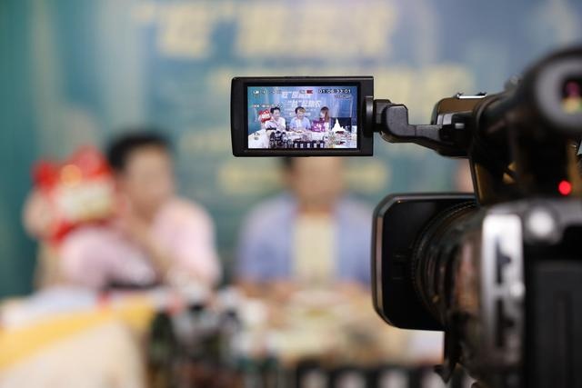 直播时段里,直播间共吸引近250余万人观看互动,实现线上销售109余万元