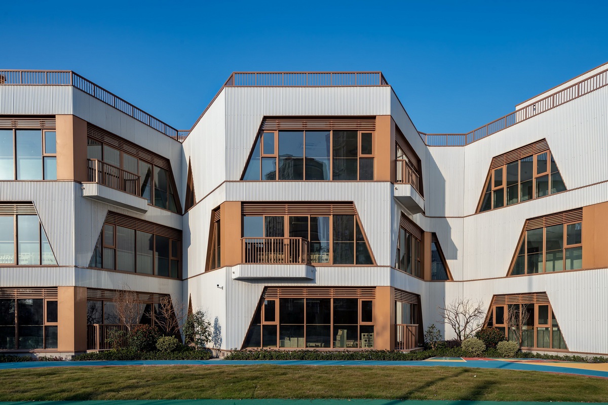 简单几何勾勒而成的六边形蜂巢杭州浦乐幼儿园杨家墩分园goa大象设计