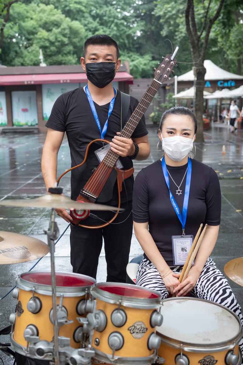 流动的"城市精灵",他们是上海街头艺人