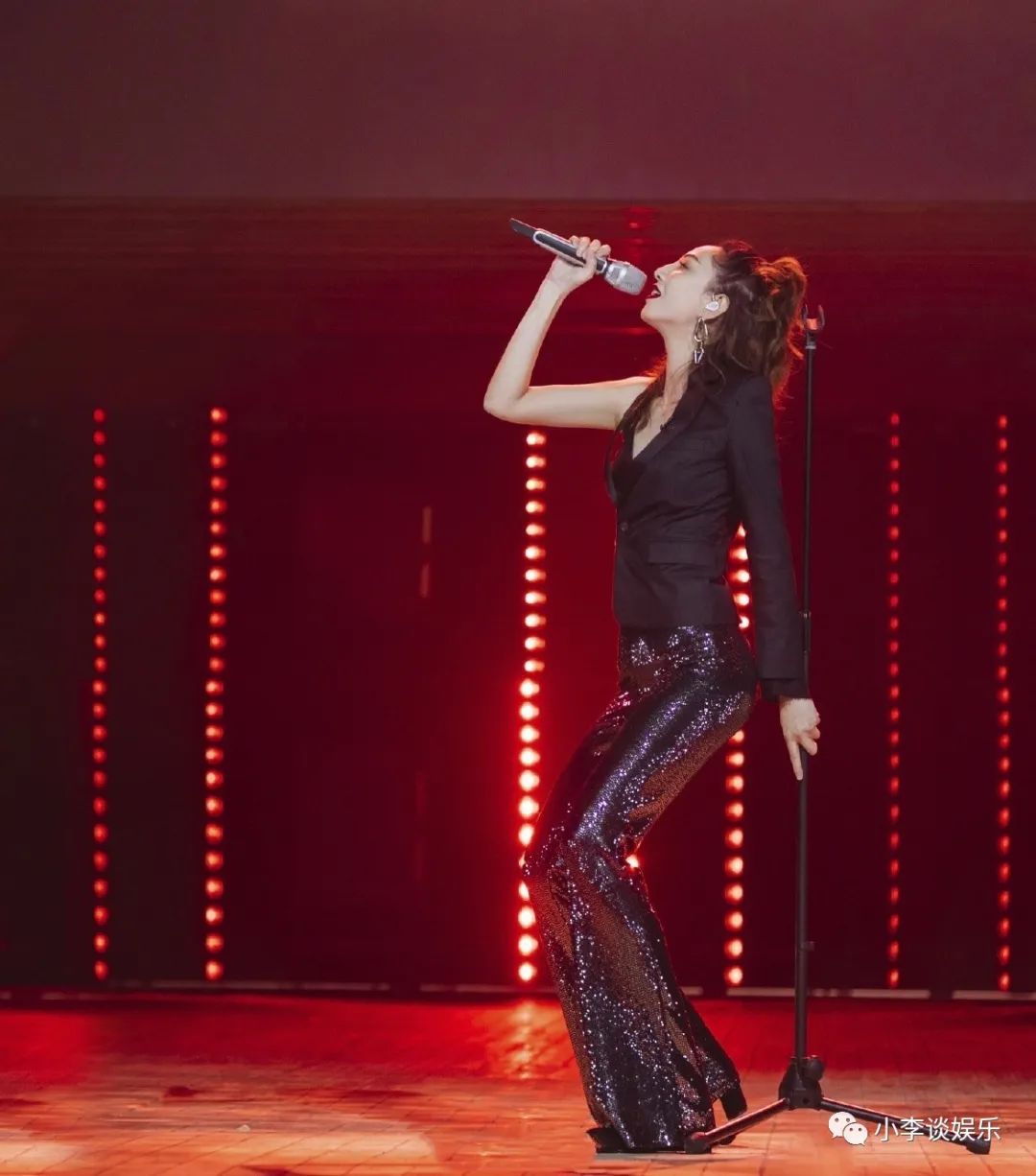 《姐姐》郑希怡太slay,如果不是那次意外,她完全可以成为天后