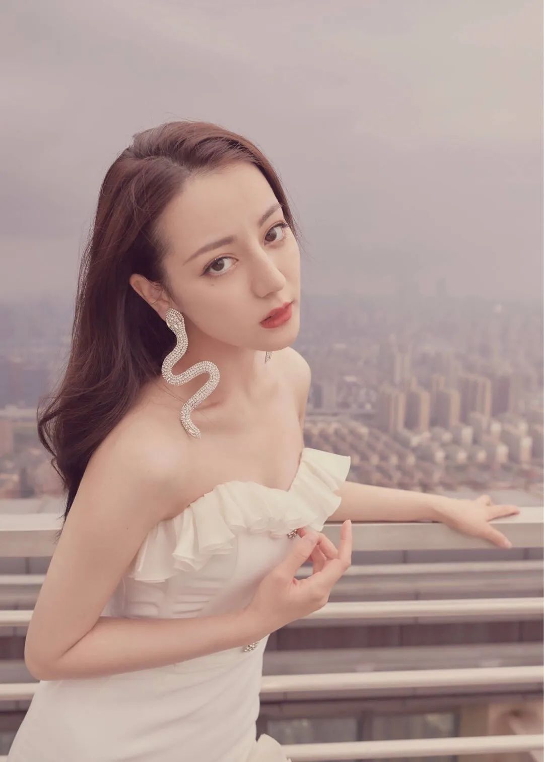 九亿姐杨幂赵丽颖热巴矮个子小花下巴整歪的女星最新八卦汇总