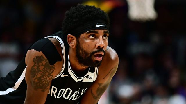 这次真惹"众怒"!大嘴名宿抨击欧文遭篮网球员回怼,杜少也出手