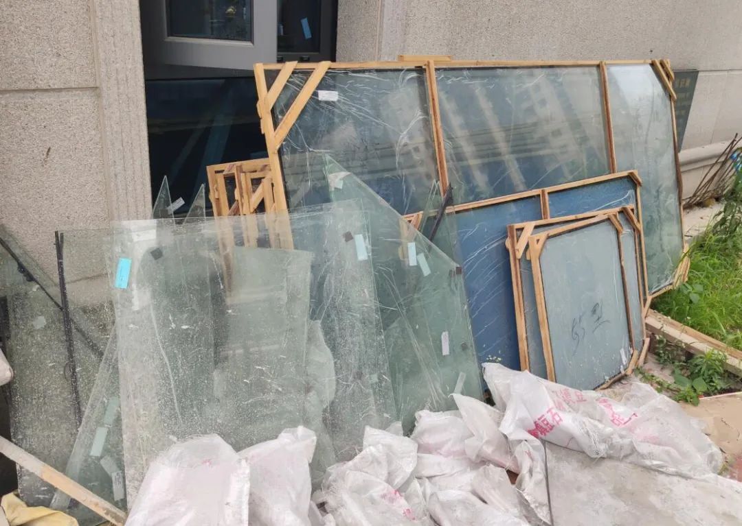 花33万订制的“朗根品牌”门窗,麻烦多多!
