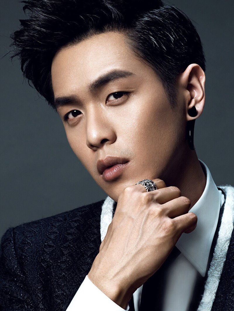 张若昀涉144亿违约纠纷靠爹起步不靠爹走红