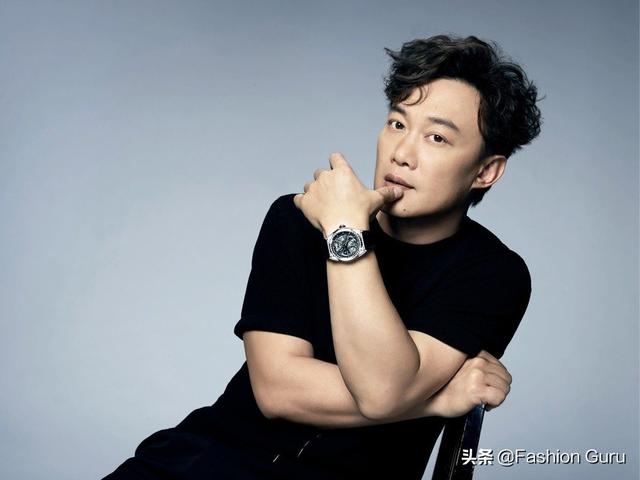 陈奕迅爆留英遭霸凌,"身体对折塞到塑料桶内"