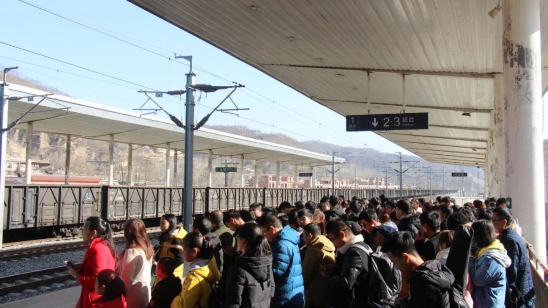 附:西榆动车组绿巨人子长站时刻表