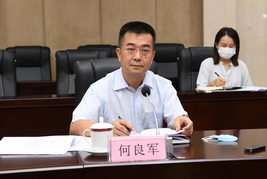 为了崇左的重大项目,昨天,市长何良军率队到自治区发