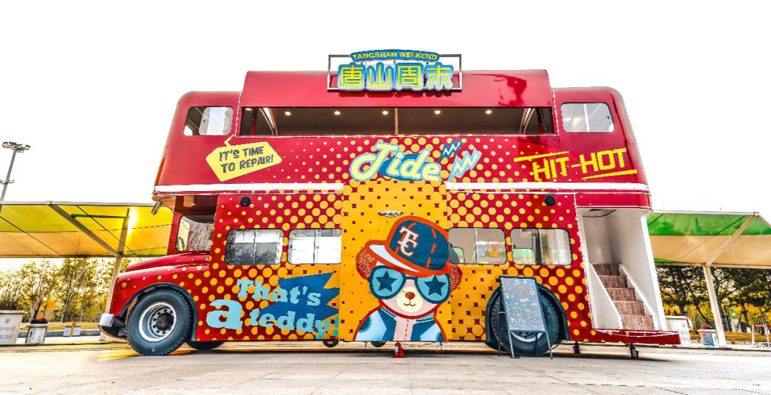 在不同地区和场景,会变身成不同文化符号的双层巴士而同样是"双层巴士