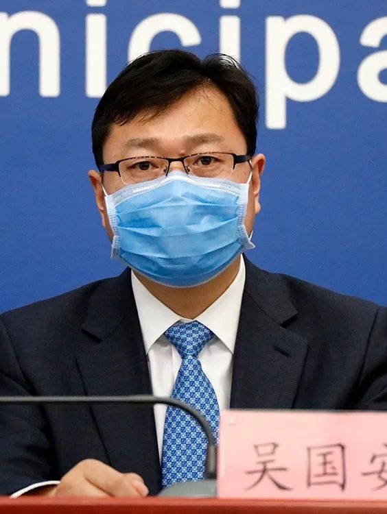 北京地坛医院副院长吴国安介绍目前北京市新增确诊病例医疗救治情况