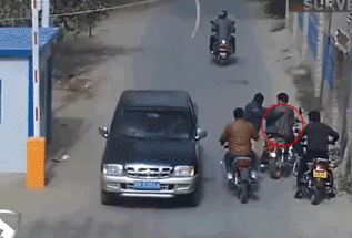 新疆反恐纪录片推出第三部：暴徒忏悔，受害者十年未走出阴影，部分现场画面首次公开休闲区蓝鸢梦想 - Www.slyday.coM