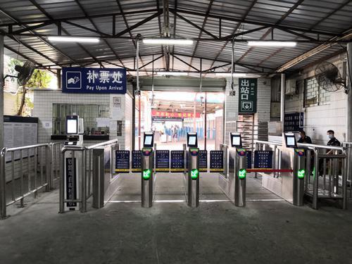 深圳西站出站口