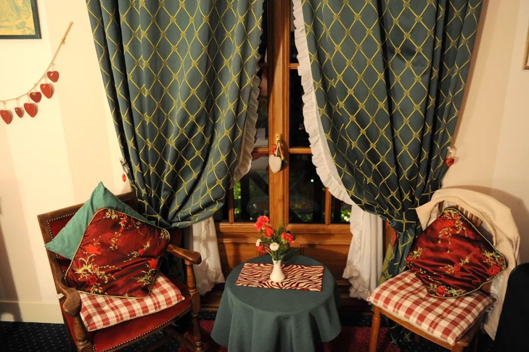 带八旬老人瑞士游（1）日内瓦湖边的精致小旅馆