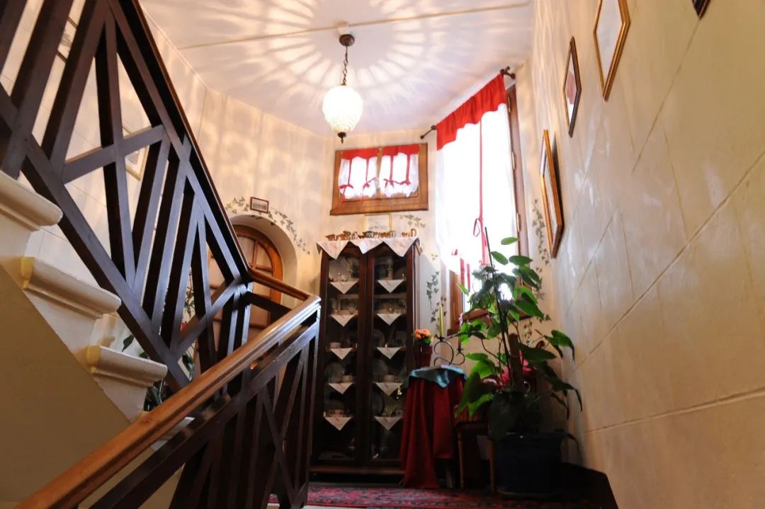 带八旬老人瑞士游（1）日内瓦湖边的精致小旅馆