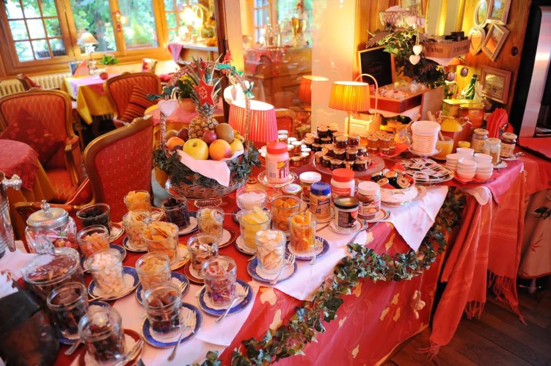 带八旬老人瑞士游（1）日内瓦湖边的精致小旅馆