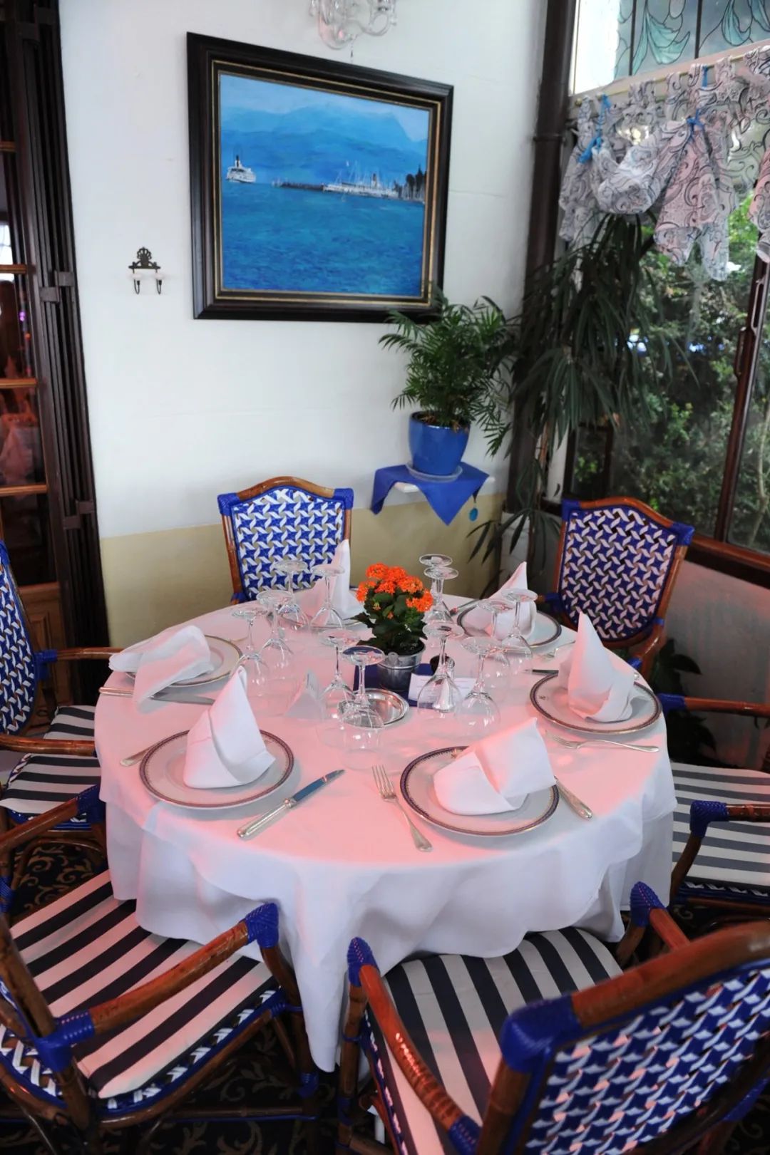 带八旬老人瑞士游（1）日内瓦湖边的精致小旅馆