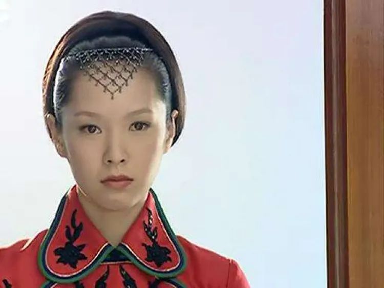 还记得第八号当铺里的阿精吗她现在长这样